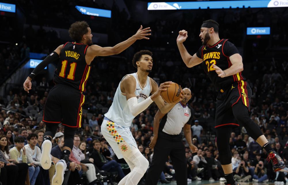 后防线的稳 后防线的稳