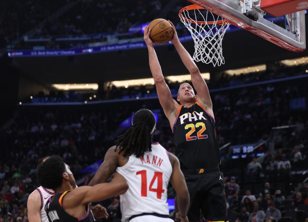 处事作风赢得认可，记者：孔帕尼在球员心中地位比前任们更高.