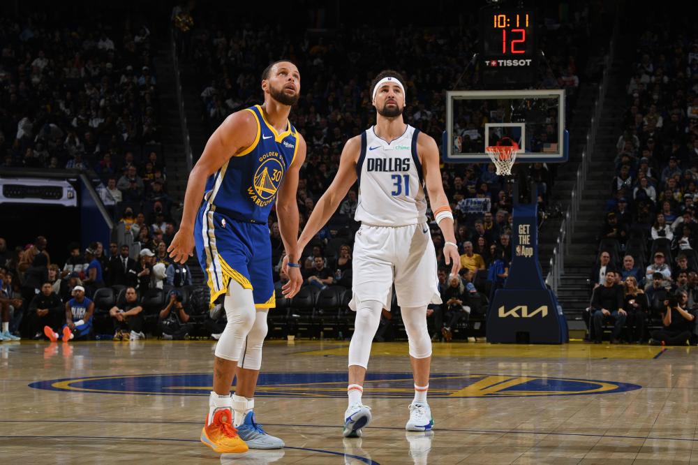 每体：巴萨计划与什琴斯尼续约一年，球员对续约持积极态度.